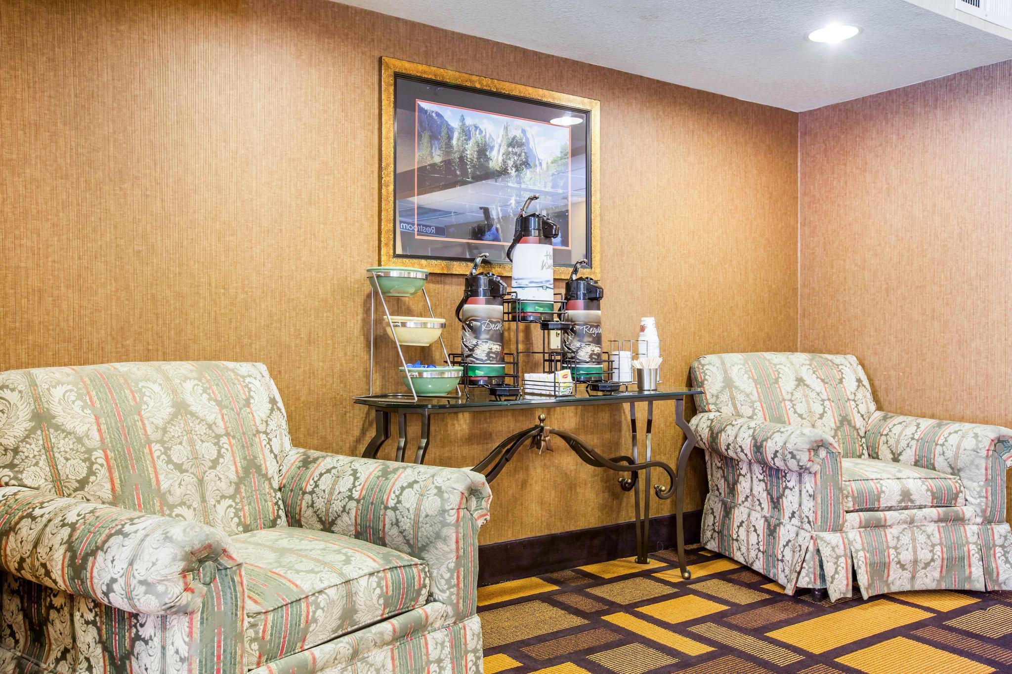 Quality Inn & Suites Weed Extérieur photo